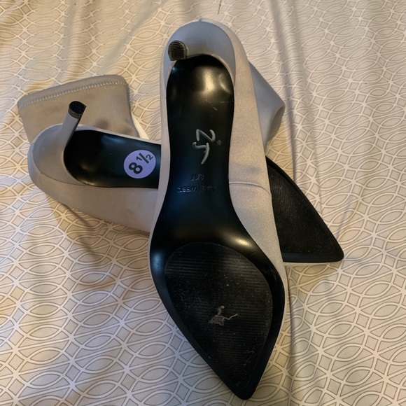 NWOT Nine West's booties. - Picture 3 of 8